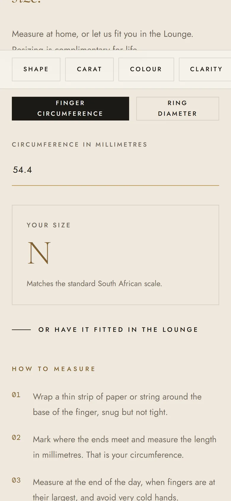 Ostelle concept store ring size finder on a phone, showing a size from a measurement